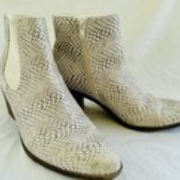 The Limited Kiki 8.5 Snakeskin Print Chelsea Booties Ankle Boots Block Heel - Picture 6 of 8